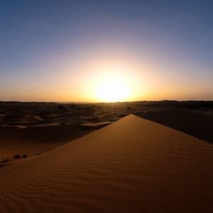 Desert Wilderness - Beautiful sunset landscape over the sand dunes o #998649